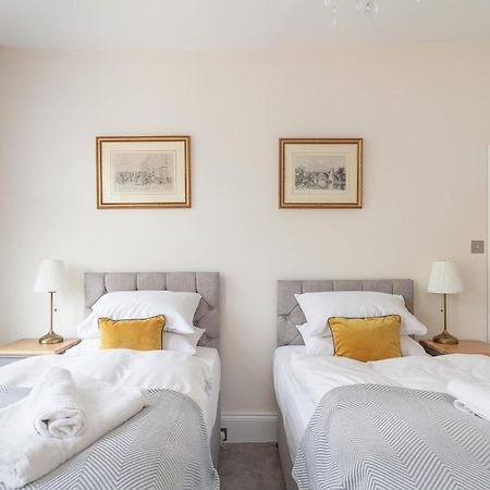 5 Bedroom Magnificent Georgian Townhouse- City Centre Bath Exterior photo