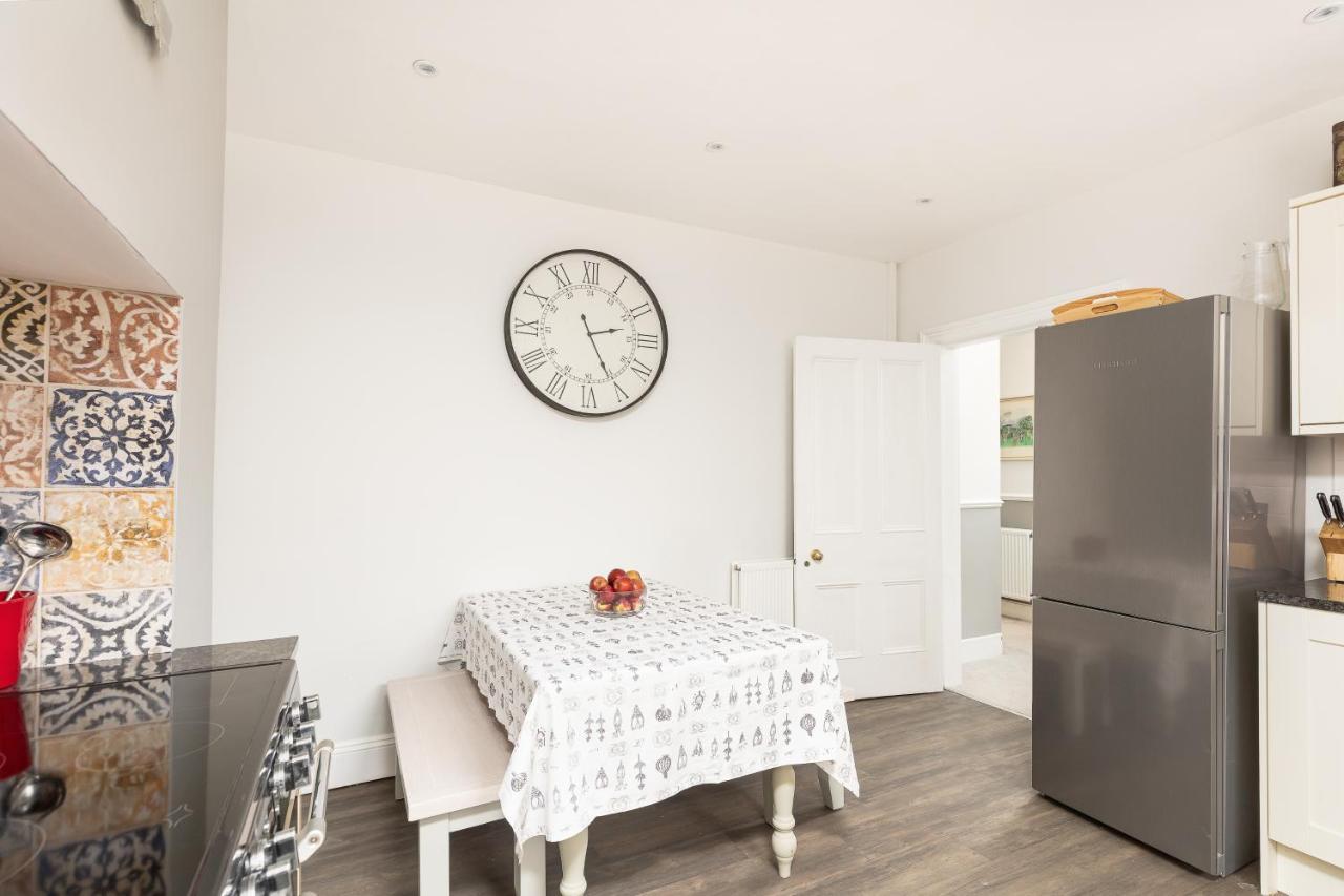 5 Bedroom Magnificent Georgian Townhouse- City Centre Bath Exterior photo