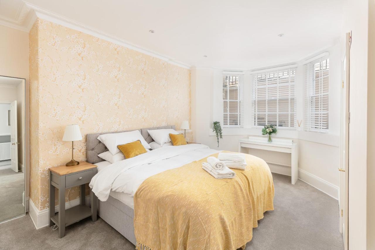5 Bedroom Magnificent Georgian Townhouse- City Centre Bath Exterior photo