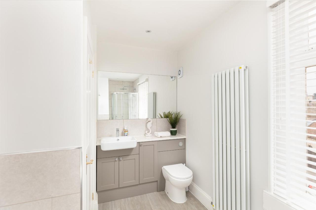 5 Bedroom Magnificent Georgian Townhouse- City Centre Bath Exterior photo